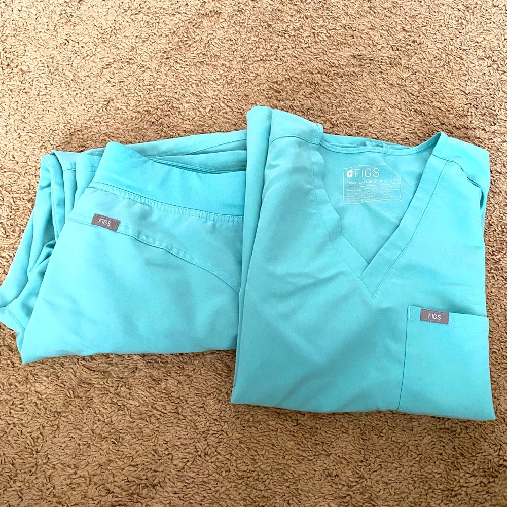 Medium Figs Scrub Set